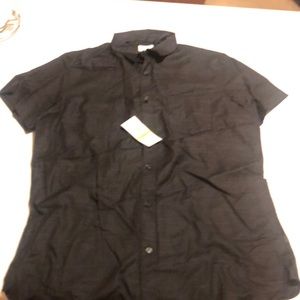 BRAND NEW CALVIN KLIEN SHIRT. SHORT SLEEVE